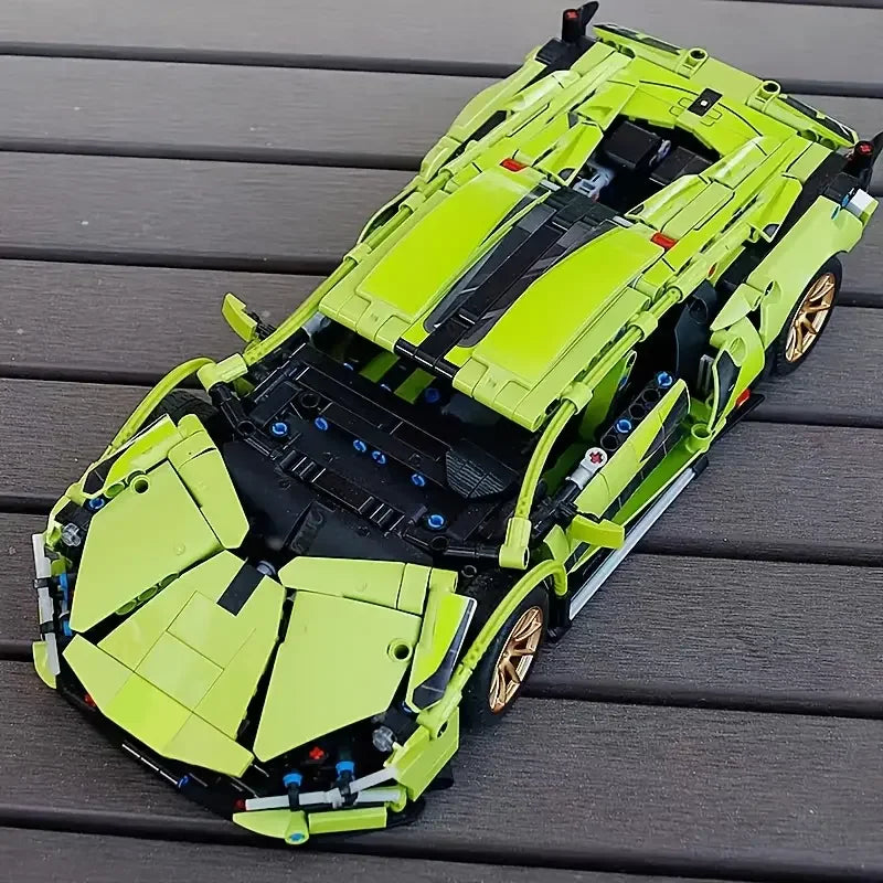 Green Sports Car Building Set (1690 Pieces)